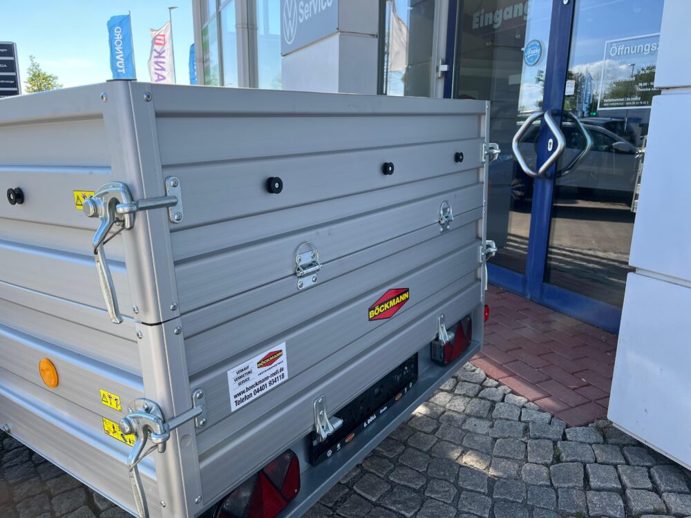 Böckmann TL-AL 2513:75 + Kastenaufsatz, Rundknöpfe 6