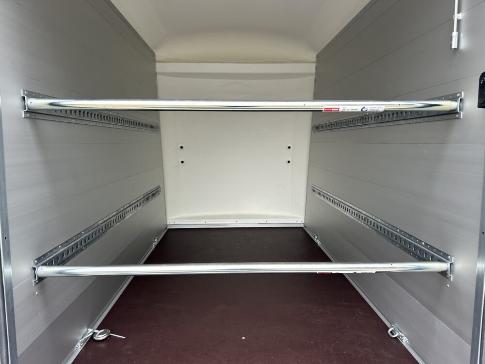 Böckmann KT-PB-AL 2513:135 + Radstoßdämpfer, Ankerschienen, Bison-Stange, Automatikstützrad 6