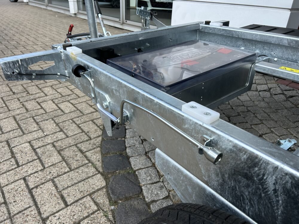 Böckmann RK-AL 3016:27 + Kastenaufsatz, Teleskopkurbelstützen, E-Hydraulik 6